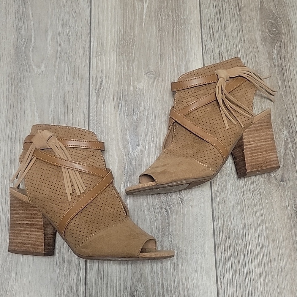 Franco Sarto Fina Tan Suede Booties Size 6 1/2 - Picture 2 of 9